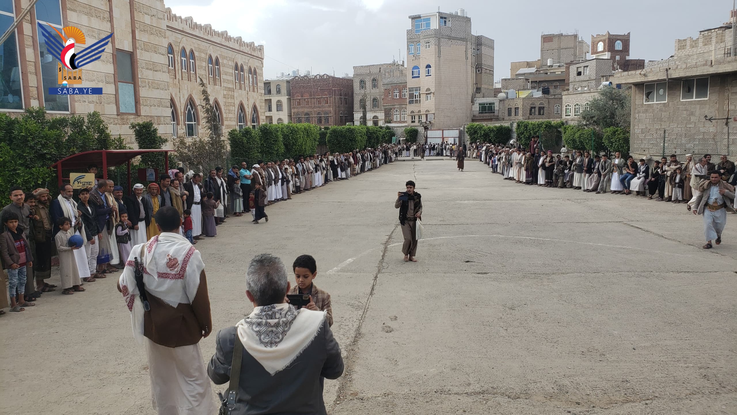 Proteste in der Hauptstadt Sana'a zur Unterstützung der Entscheidung des Revolutionsführers und gegen die Verbrechen der Takfiri-Gruppen in Syrien