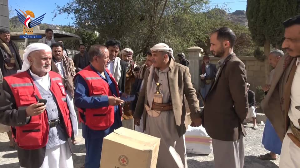 Yemen Red Crescent distributes shelter aid to 178 affected families in Al-Mahwit