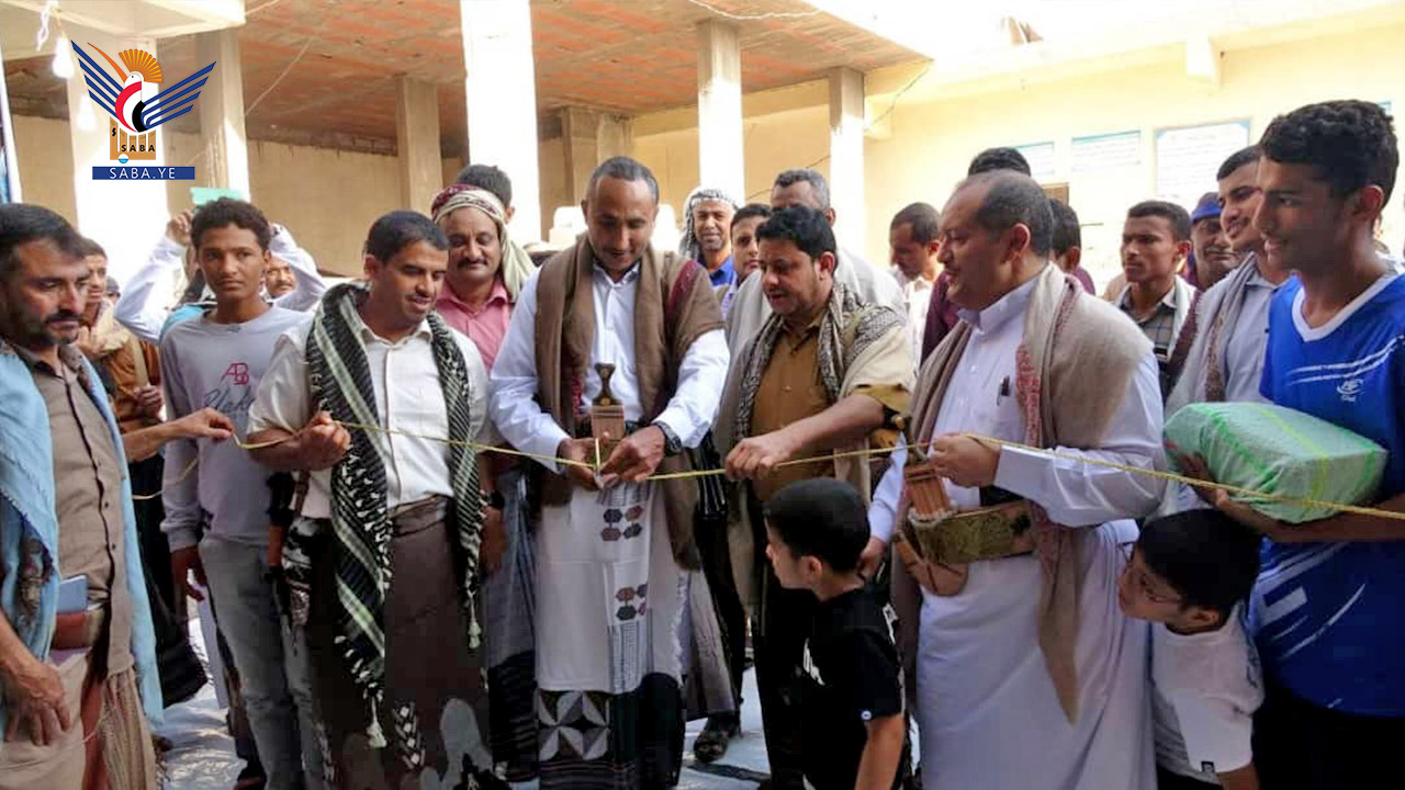 Hodeidah Governor Inaugurates Eid Clothing Project