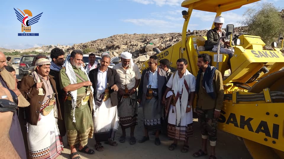 El Gobernador de Al Bayda inspeccionó el progreso de las obras en varios proyectos de servicios en Al Zaher.