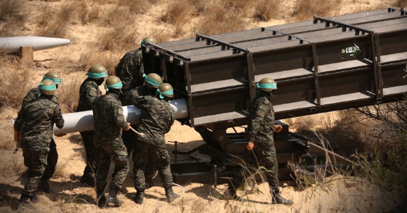 Israelischer Feind behauptet, einen Raketenabschussplatz der Hamas angegriffen zu haben