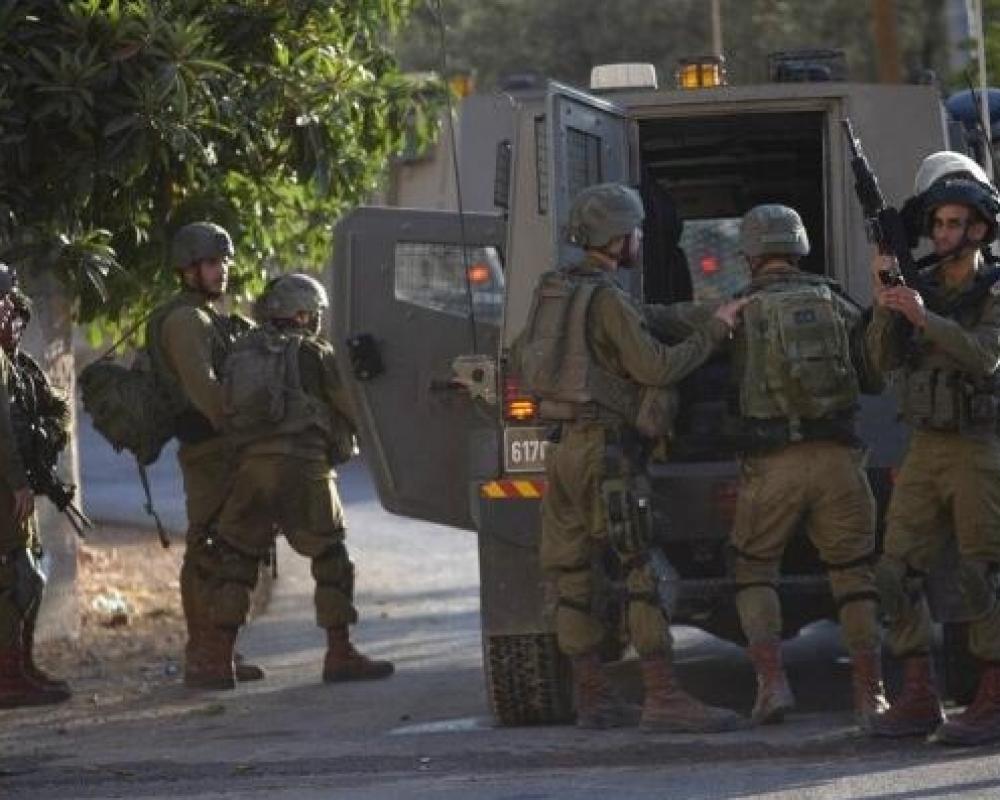 Zionistischer Feind verhaftet 3 palästinensische Lehrerinnen aus der Stadt Beit Kahil