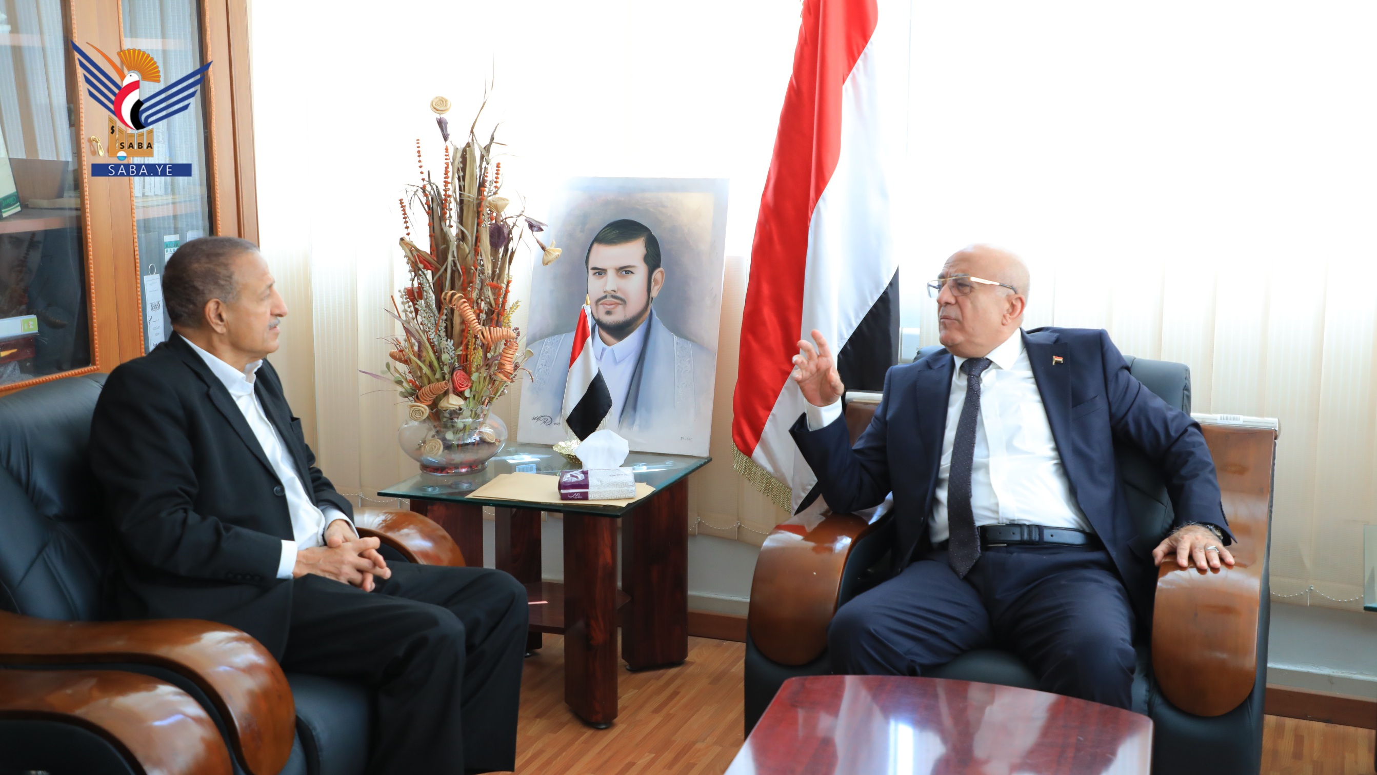 PM meets Aden governor & praises people awareness of Aden in opposing ...