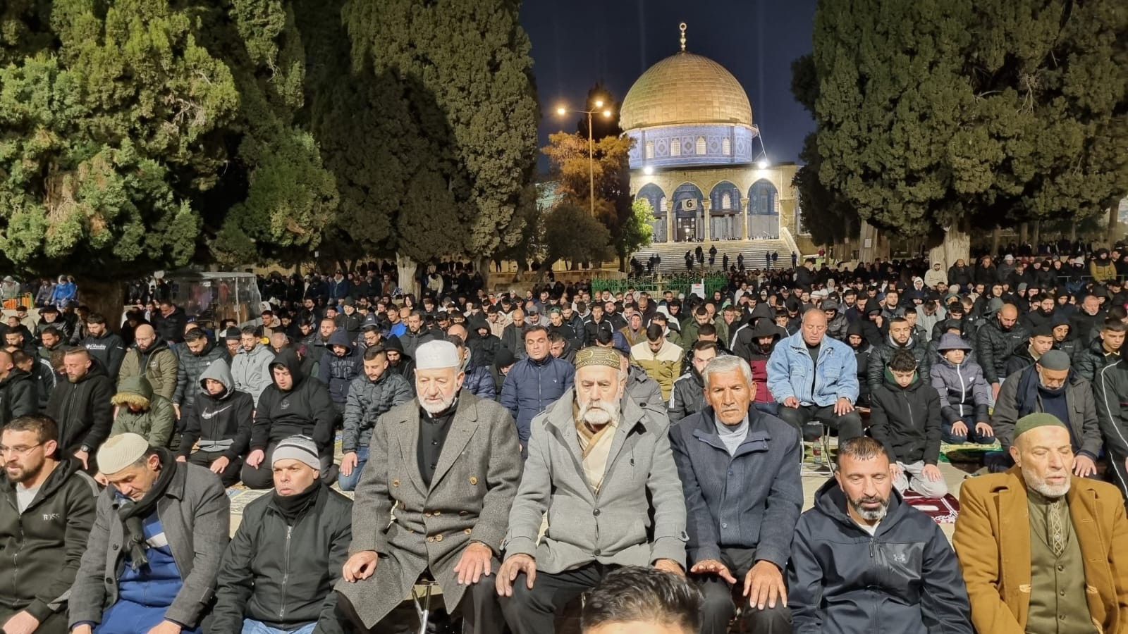 60 000 personnes ont effectué les prières d'Isha et de Tarawih à Al-Aqsa