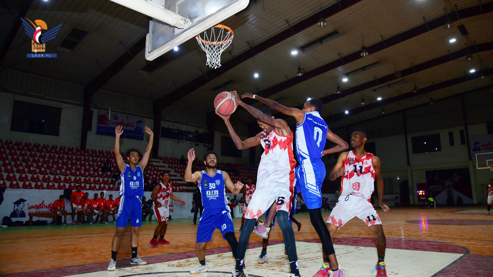 La victoria del pueblo de Hadramaut y del pueblo de Sanaa en el lanzamiento del Campeonato de la República de Baloncesto Juvenil