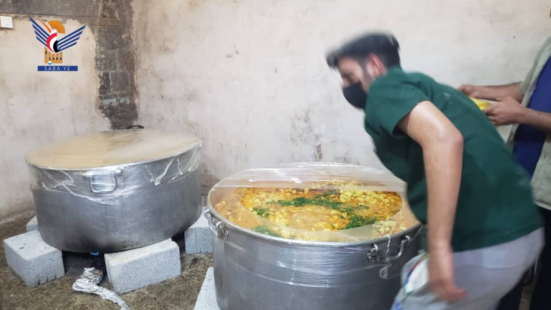 Quatre mille 410 familles ont bénéficié des cuisines caritatives dans le quartier de Tahrir de la capitale Sanaa