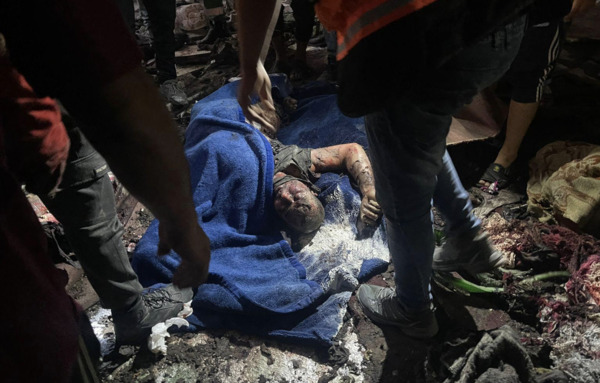 Un niño palestino murió por fuego enemigo israelí al este de Gaza.