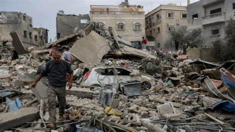 Un mártir murió en un ataque aéreo israelí contra una casa en el norte de la Franja de Gaza.