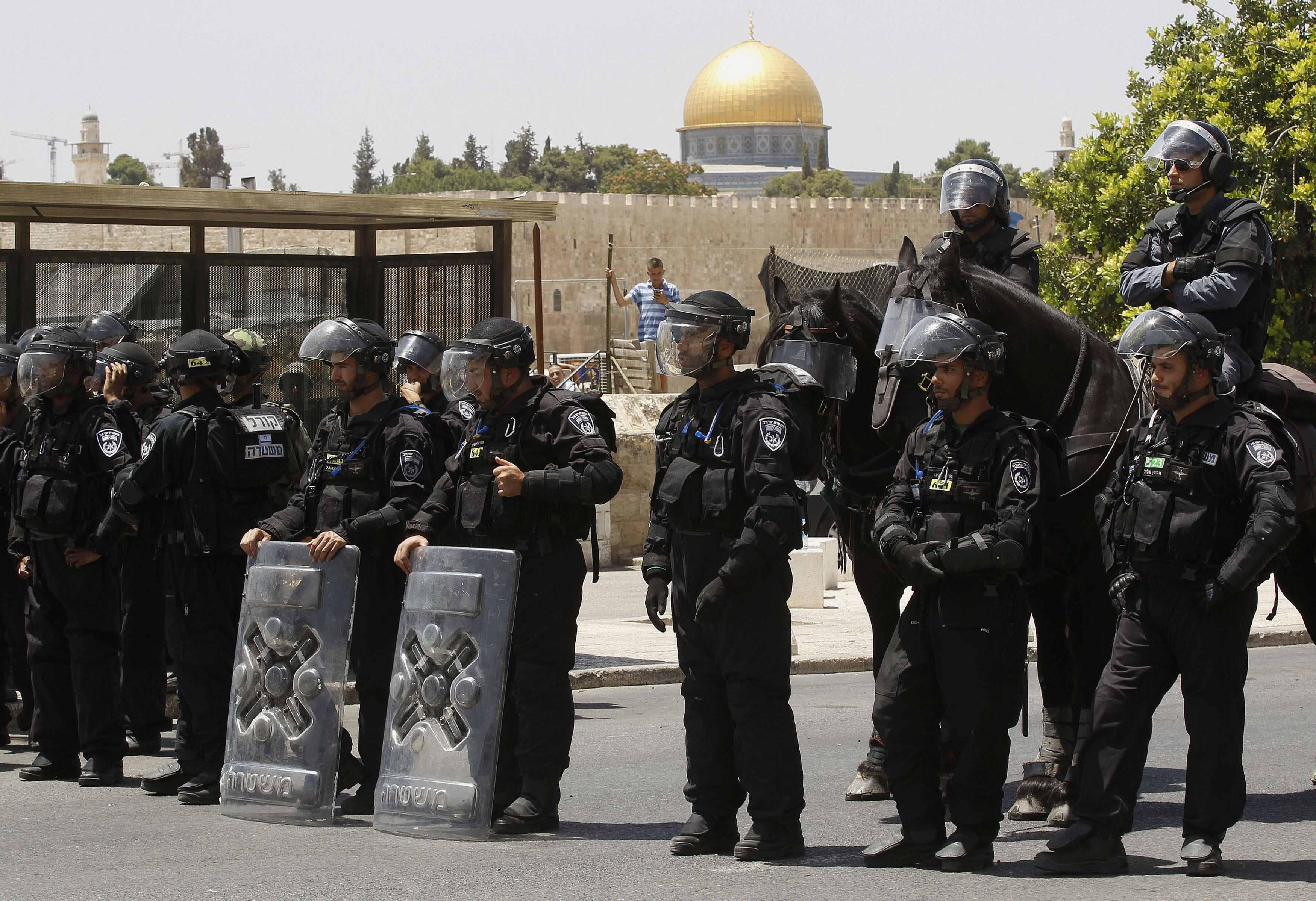 El enemigo sionista endurece sus restricciones al acceso de los ciudadanos palestinos a Al-Aqsa