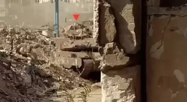 Brigades Al-Quds : bombardement d'une maison à l'intérieur de laquelle une force sioniste (‘israélienne’) était barricadée, à l'est de Jabalia