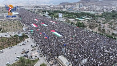 Mit ihrem außergewöhnlichen Demonstrationen in Hauptstadt Sana'a und Provinzen bekräftigen Jemeniten ihre Standhaftigkeit bei Unterstützung von Gaza, trotz des Willens aller Agenten