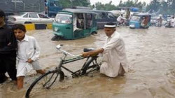 مصرع أكثر من 122 شخصاً جراء الفيضانات في أفغانستان
