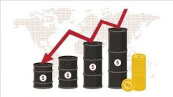 انخفاض أسعار النفط رغم بيانات أمريكية غير متوقعة
