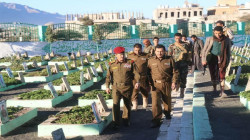 Ministre de la Défense visite les combattants dans la région d'Al-Haima et Rawdat des martyrs d'Al-Hawban à Taiz, et ouvre l'hôpital militaire du gouvernorat