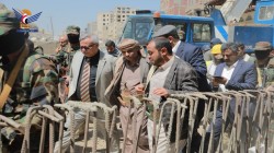 Président Al-Mashat inspecte les progrès de la mise en œuvre d'un certain nombre de projets de ponts et de routes dans la capitale Sanaa