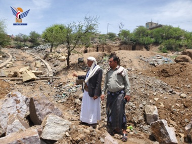 Taiz : inspecter les initiatives communautaires pour les projets de service à Sabir Al-Mawadim