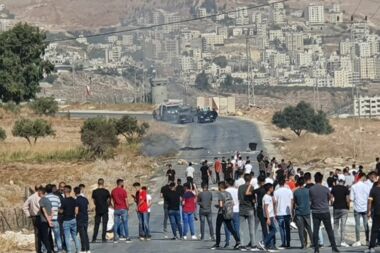 إصابات بالرصاص والغاز باقتحام قوات العدو مدينة نابلس