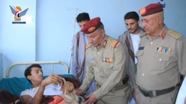 تفقد الجرحى بمستشفيات الجمهوري والكويت ومركزي الشهيد علي عبدالمغني والرازحي