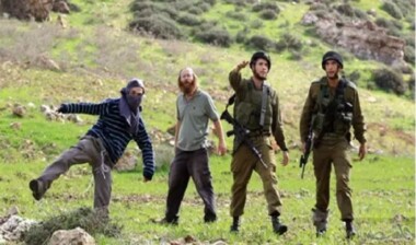 مستوطنون يقتحمون قرية عرب المليحات ويهاجمون منازل الفلسطينيين في سوسيا