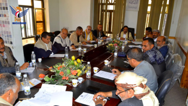 إدارية محلي صنعاء تستعرض طلبات خاصة بتطوير تنفيذ مشاريع تنموية