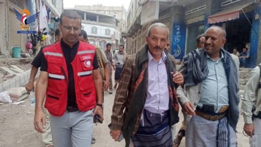 Al-Shaghdari inspecte l'avancement du projet de pavage de la rue Al-Dalah à Damt 
