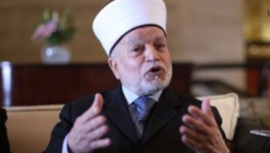 Le Grand Mufti de Palestine condamne le toit ennemi dans la cour de la mosquée Ibrahimi