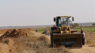 بلدية غزة : بدأنا فتح الشوارع الرئيسية تمهيدا لعودة النازحين الفلسطينيين