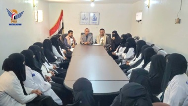 21 nouvelles sages-femmes commencent à travailler à Marib après avoir terminé le programme de diplôme