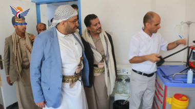 Gouverneur von Taiz eröffnet das Al-Riyada-Krankenhaus im Gebiet Al-Zayla'i, Distrikt Khadir
