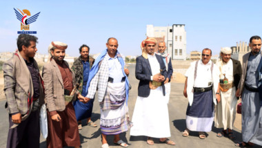 Le gouverneur de Taiz inaugure le projet d'asphaltage de la 30e rue, reliant les lignes Al-Musaimir et Al-Jund Mawiyah