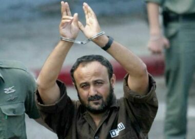 El prisionero palestino Marwan Barghouti resultó herido en brutales ataques