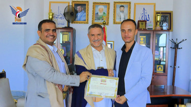 وزارة الشباب تمنح نادي وحدة ذي السُفال بإب شهادة الاعتراف النهائي