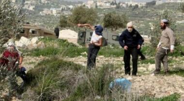 Settlers attack Palestinian homes in Khirbet Tana, east of Nablus