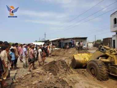 Se están realizando grandes y enérgicos esfuerzos para abordar los daños causados ​​por las lluvias torrenciales en la gobernación de Hodeidah.