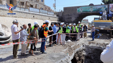 تفقد سير العمل باستئناف مشروع الصرف الصحي بسائلة صنعاء