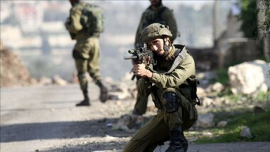 Un niño palestino murió por balas enemigas en Hebrón y cuatro ciudadanos fueron arrestados en Ramallah