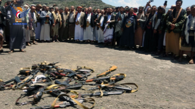 Stammesversöhnung beendet einen Mordfall zwischen fünf Familien aus den Bezirken Al-Sayyani und Al-Sabra in Ibb