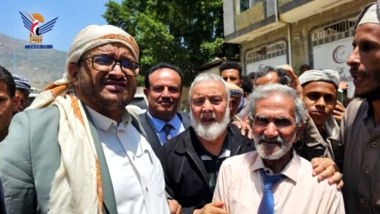 El gobernador en funciones de Taiz anuncia la disponibilidad de la ruta turística Al-Qasr-Al-Kamb