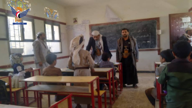 Le déroulement des cours d'été à Bani Hashaish et Al-Tayal, Sanaa, inspecté