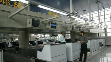 إيران تعلن انتهاء تعليق الرحلات الجوية في كل مطاراتها