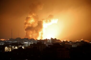 في اليوم الـ32 للعدوان: عشرات الشهداء الفلسطينيين والجرحى في قصف صهيوني متواصل على قطاع غزة