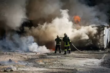 Trois personnes ont été tuées dans un bombardement russe en Ukraine, au lendemain de frappes généralisées