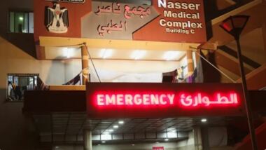المكتب الإعلامي بغزة : نفاد الوقود في مجمع ناصر الطبي ينذر بتوقف الخدمات الصحية