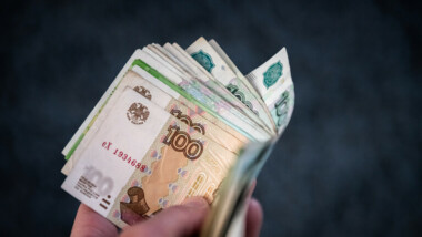 ​العملة الروسية تعزز مواقعها.. الروبل يصعد بنحو 3%