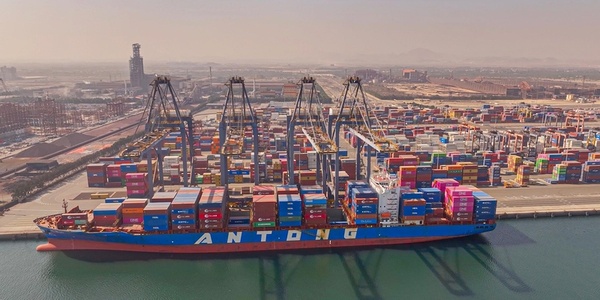 La balanza comercial del Sultanato de Omán registró un superávit de 2.400 millones de OMR al cierre de mayo de 2025, correspondiente al 29 de julio de 2025 a las 17:00:56.
