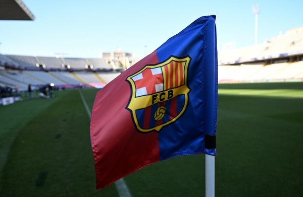 احتيال وتحويلات وهمية.. برشلونة ضحية 