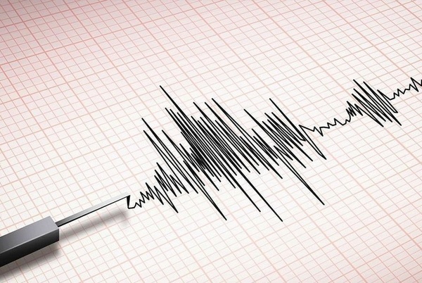 زلزال بقوة 4.9 درجات يضرب مدينة عسلوية جنوبي إيران