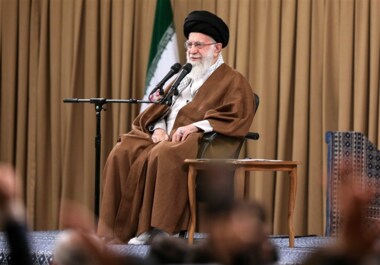السيد الخامنئي: حركة المدافعين عن العتبات أنقذت إيران والمنطقة