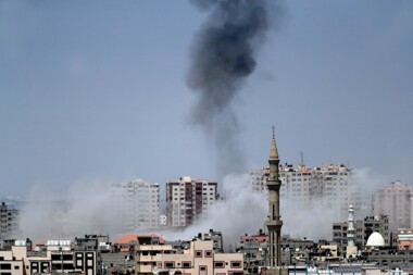 شهداء وجرحى فلسطينيين في اختراق العدو لوقف إطلاق النار في غزة