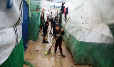 UNRWA: Heftige Regenfälle überschwemmen die Zelte der Vertriebenen in Gaza und wir fordern die Aufhebung der Belagerung